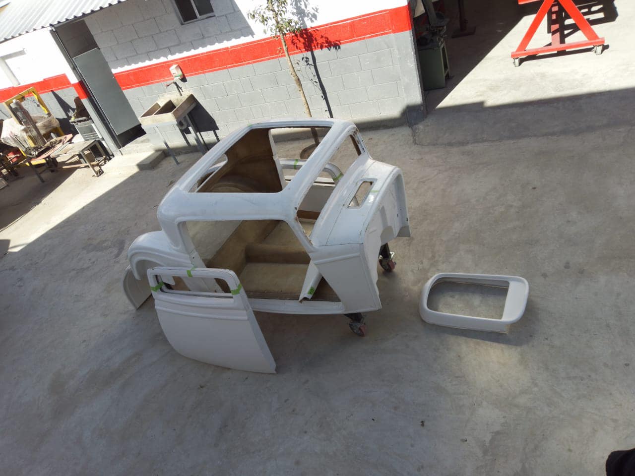 1932 Ford Coupe fiberglass body kit, ready for you to build your own toy ! Approx 1/4 thick or 4 layers of 1.5 oz fiberglass matt